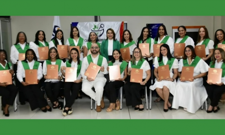 Alianza AFD-INFOTEP empodera a farmacéuticos: gradúan primera promoción en asuntos regulatorios de salud