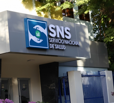 SNS presenta revista "En Salud" con balance de logros en la Red Pública 