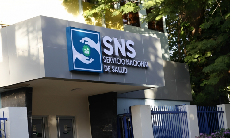 SNS presenta revista "En Salud" con balance de logros en la Red Pública 