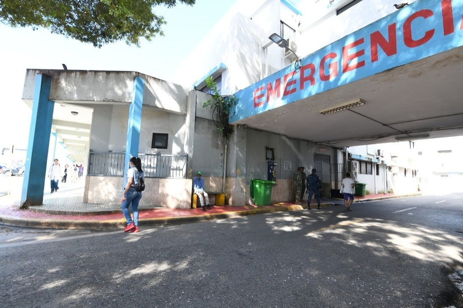 Hospitales Gautier y Moscoso Puello siguen enfrentando graves carencias estructurales y operativas