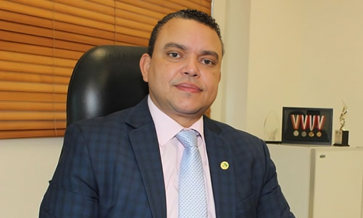 Presidente Abinader designa al doctor Julio Landrón como nuevo director del SNS