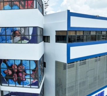 Tras un año de acción integral, INABIE vincula alimentación escolar con huertos sostenibles y atención médica especializada