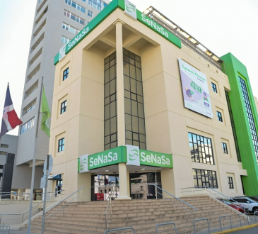 Tras escándalo, gobierno crea comisión técnica y fija tope de RD$5 millones para decisiones ejecutivas en SeNaSa