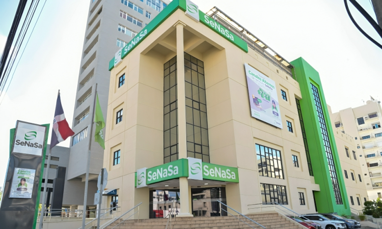 Tras escándalo, gobierno crea comisión técnica y fija tope de RD$5 millones para decisiones ejecutivas en SeNaSa Tras escándalo, gobierno crea comisión técnica y fija tope de RD$5 millones para decisiones ejecutivas en SeNaSa