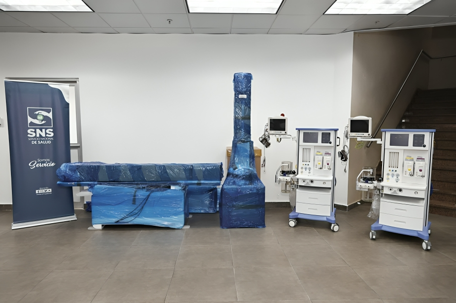 SNS entrega modernos equipos médicos al Hospital Traumatológico Dr. Darío Contreras