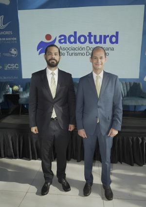 ADOTURD y Médico Express firman acuerdo para integrar turismo deportivo y salud de alto nivel
