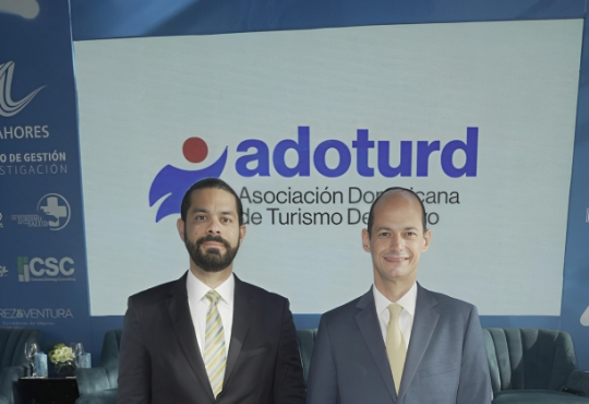 ADOTURD y Médico Express firman acuerdo para integrar turismo deportivo y salud de alto nivel