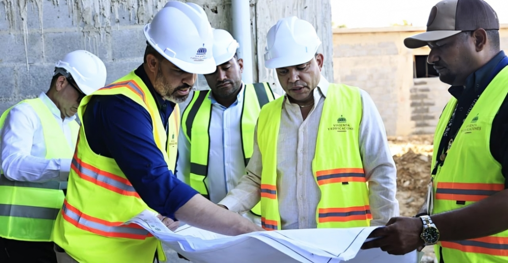 SNS supervisa obras hospitalarias en Azua y San Cristóbal para garantizar calidad y transparencia SNS supervisa obras hospitalarias en Azua y San Cristóbal para garantizar calidad y transparencia