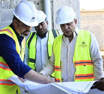 SNS supervisa obras hospitalarias en Azua y San Cristóbal para garantizar calidad y transparencia