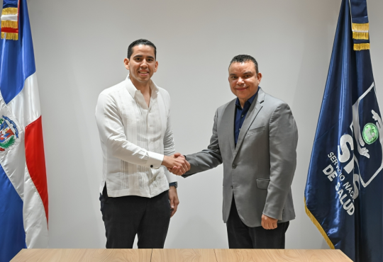 SNS y SeNaSa coordinan acciones para mejorar eficiencia y sostenibilidad del sistema público de salud