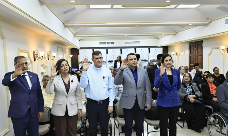 Director del SNS, Julio Landrón, juramentado como miembro del Directorio del Consejo Nacional de la Discapacidad