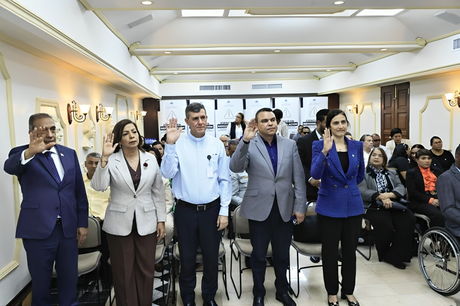 Director del SNS, Julio Landrón, juramentado como miembro del Directorio del Consejo Nacional de la Discapacidad