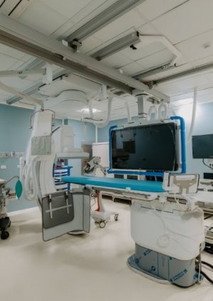 CEMDOE se consolida como hospital con apertura de emergencias, UCI, quirófanos y servicios de alta complejidad