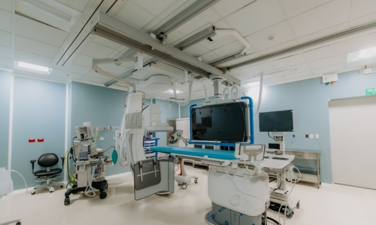 CEMDOE se consolida como hospital con apertura de emergencias, UCI, quirófanos y servicios de alta complejidad