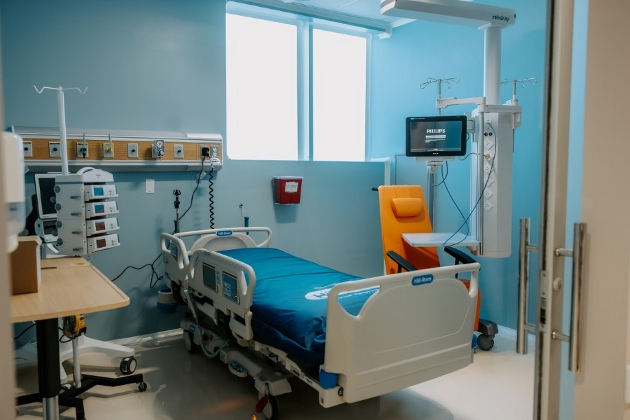 CEMDOE se consolida como hospital con apertura de emergencias, UCI, quirófanos y servicios de alta complejidad