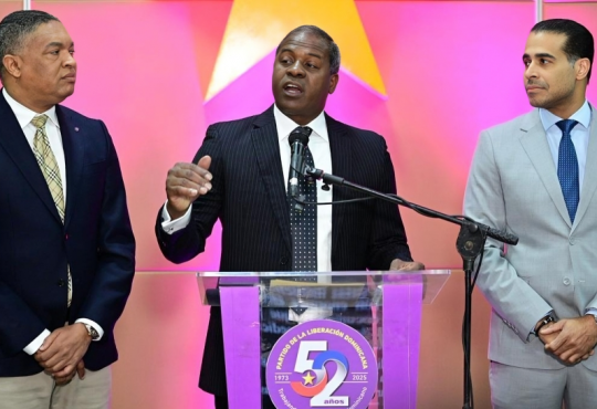 Secretario de Salud del PLD acusa al gobierno: "Medicamentos de alto costo no están llegando y pacientes mueren esperándolos