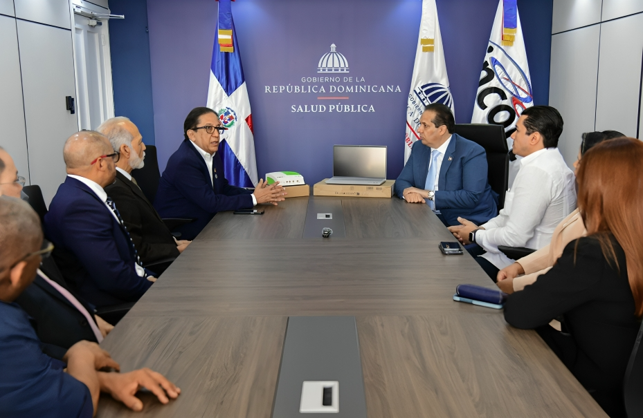 Ministerio de Salud inicia entrega de equipos para fortalecer el diagnóstico hospitalario
