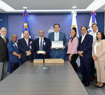 Ministerio de Salud inicia entrega de equipos para fortalecer el diagnóstico hospitalario