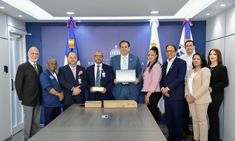 Ministerio de Salud inicia entrega de equipos para fortalecer el diagnóstico hospitalario