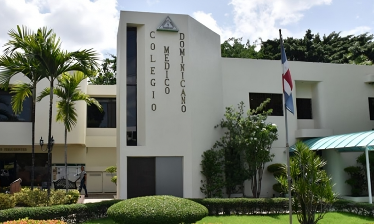 Doctor Ruddy de la Cruz encabeza la Nueva Junta Directiva del CMD en Monte Plata