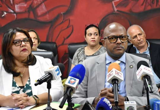 Colegio Médico anuncia incremento salarial e insta a mejoras en atención primaria e infraestructura hospitalaria