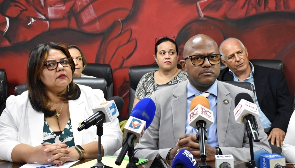 Colegio Médico anuncia incremento salarial e insta a mejoras en atención primaria e infraestructura hospitalaria Colegio Médico anuncia incremento salarial e insta a mejoras en atención primaria e infraestructura hospitalaria