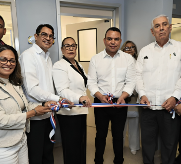 SNS inaugura Tomógrafo Panorámico Dental en Hospital Cabral y Báez y exhorta a fortalecer atención primaria en reunión regional