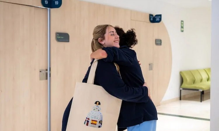 Hospiten refuerza su cultura interna con la celebración del Día Internacional del Abrazo