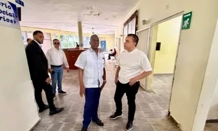 Director del SNS anuncia transformación y mejoras en tres Hospitales Públicos en San Cristóbal