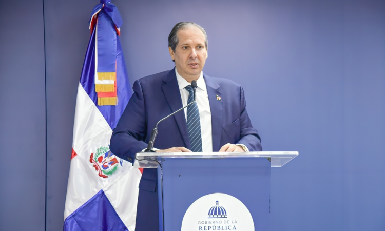 Ministro de Salud, Dr. Víctor Atallah afirma que RD no está en riesgo de epidemia de influenza y llama a la calma