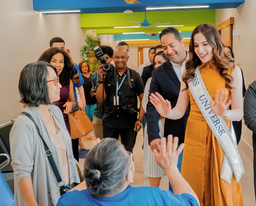 CAID recibe a la Miss Universo Fátima Bosch en visita de sensibilización sobre el autismo