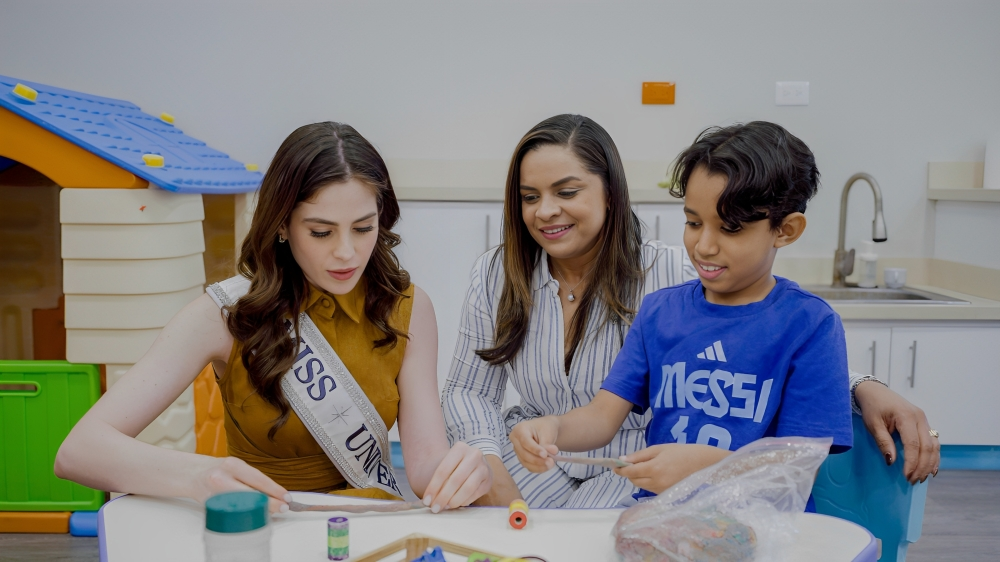 CAID recibe a la Miss Universo Fátima Bosch en visita de sensibilización sobre el autismo CAID recibe a la Miss Universo Fátima Bosch en visita de sensibilización sobre el autismo