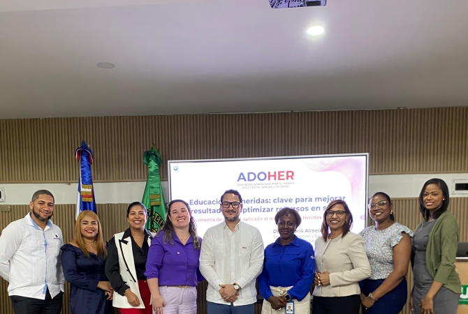 ADOHER y UCE advierten: Falta de educación en heridas está elevando los costos del sistema de salud dominicano ADOHER y UCE advierten: Falta de educación en heridas está elevando los costos del sistema de salud dominicano