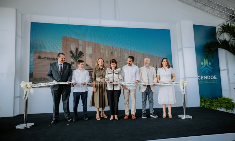 CEMDOE inaugura oficialmente su etapa hospitalaria acompañado de autoridades del sector