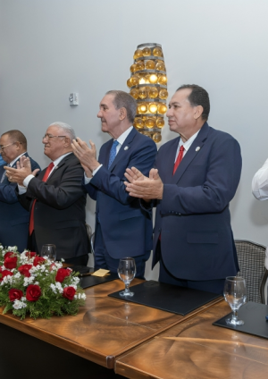 Cirugía Plástica del hospital Gautier realiza conferencia por su 49 aniversario