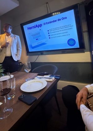 Cirujanos dominicanos apuestan a la evidencia científica y la IA para elevar estándar de la cirugía de hernias