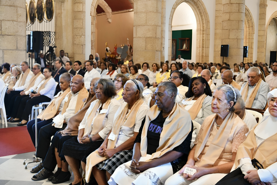 Arzobispo Morel Diplán preside eucaristía por la XXXIV Jornada Mundial del Enfermo en la Catedral Primada de América