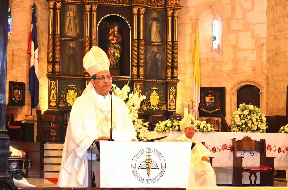 Arzobispo Morel Diplán preside eucaristía por la XXXIV Jornada Mundial del Enfermo en la Catedral Primada de América
