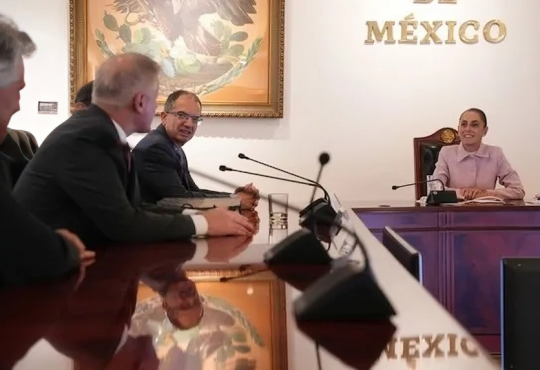 México firmará acuerdo con Moderna, Liomont y Birmex para producir vacunas ARN mensajero e impulsar investigación científica