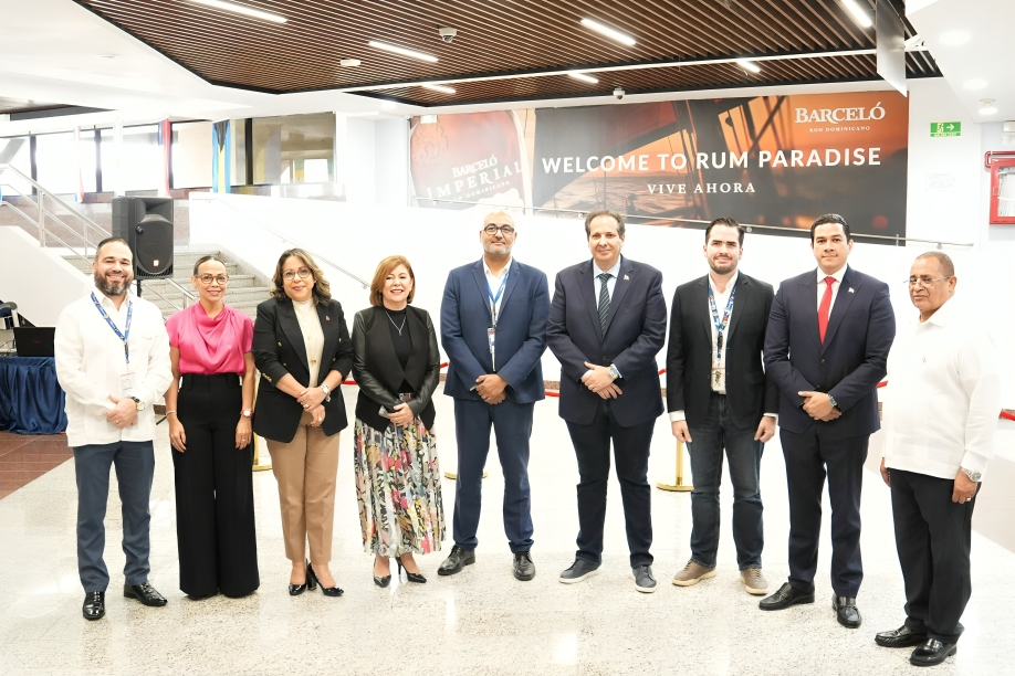 Ministerio de Salud fortalece seguridad sanitaria con nuevo Punto de Entrada en el AILA Ministerio de Salud fortalece seguridad sanitaria con nuevo Punto de Entrada en el AILA