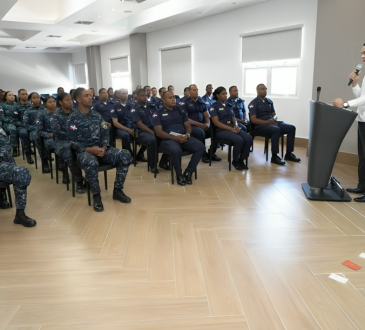 CAID San Juan capacita a 42 agentes policiales sobre señales de alerta y abordaje de adultos con autismo