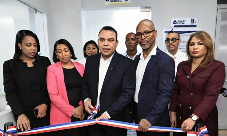 Programas de Diálisis Peritoneal y Nutrición Clínica han beneficiado a decenas de miles de pacientes en la red pública