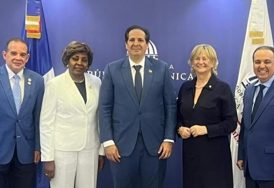 ADOFEM sostiene encuentro con ministro de Salud Pública para abordar formación de recursos humanos en salud