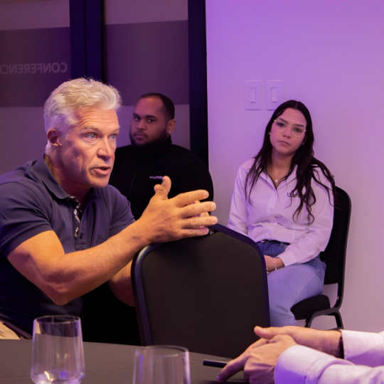 Cirujanos dominicanos se capacitan en técnica M.I.L.A., abordaje miniinvasivo para diástasis abdominal