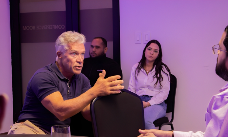 Cirujanos dominicanos se capacitan en técnica M.I.L.A., abordaje miniinvasivo para diástasis abdominal