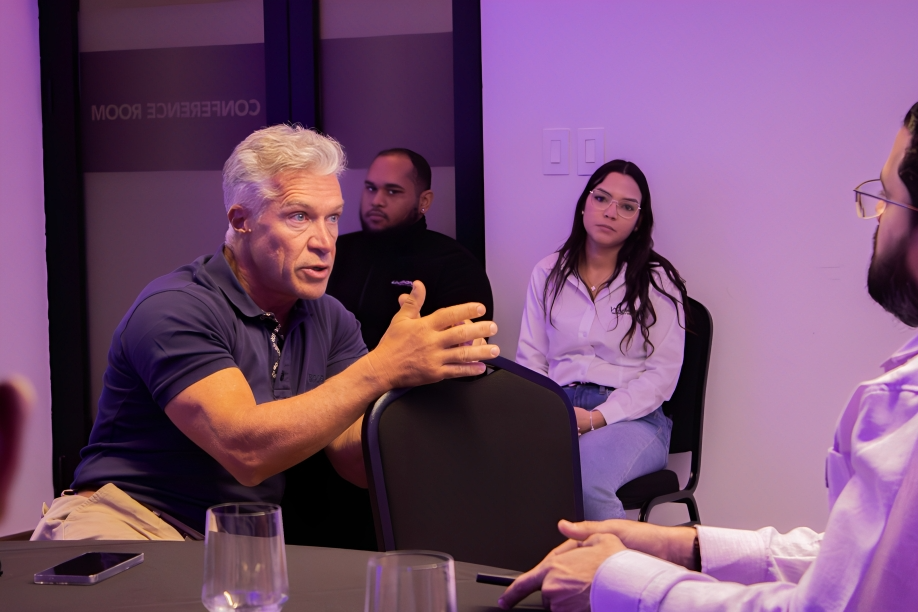 Cirujanos dominicanos se capacitan en técnica M.I.L.A., abordaje miniinvasivo para diástasis abdominal