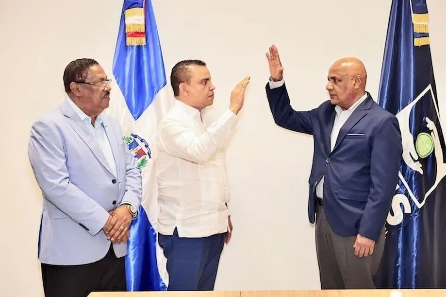 SNS juramenta a Rafael de Luna Hernández como nuevo Coordinador Nacional de Hospitales