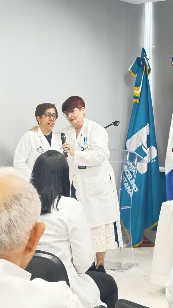 Hospital Marcelino Vélez Santana reconoce gestión del Dr. Willy Victoria Ramírez tras cinco años de servicio