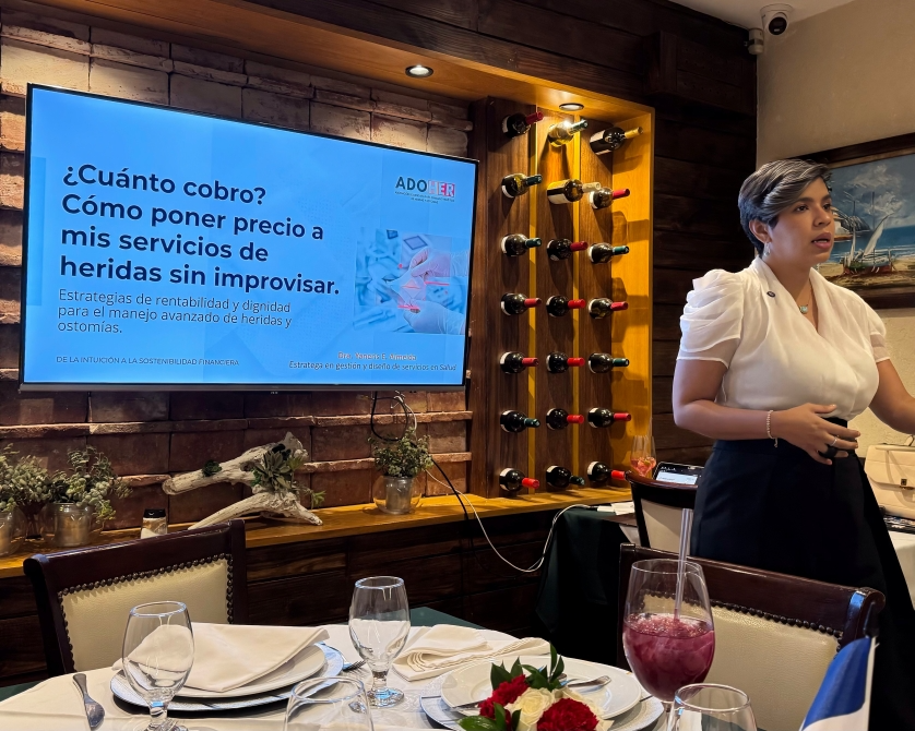 ADOHER conmemora su primer aniversario con cena-conferencia sobre economía de la salud y heridas crónicas