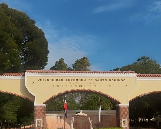 UASD y Consejo Nacional de Residencias Médicas realizan examen nacional único para aspirantes a especialidades